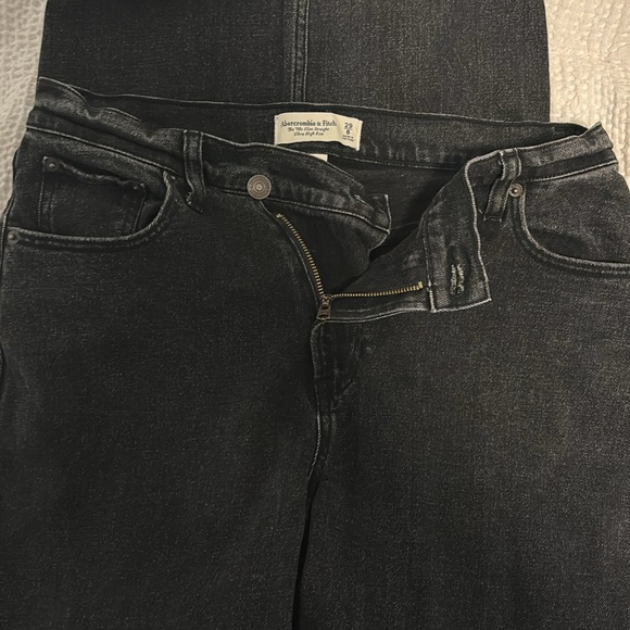 Abercrombie 90s Slim Straight Ultra High Rise Curve Jean - Picture 3 of 4